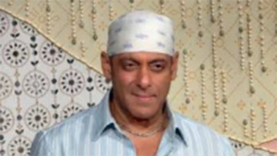 Salman Khan: After making an appearance for Ganesh Chaturthi celebrations, Salman Khan drops cryptic post on happiness and desire, leaving fans intrigued: ‘Jab thoda mila, toh khush tha, ab zyada mila, toh dukhi kyun?’ | Hindi Movie News