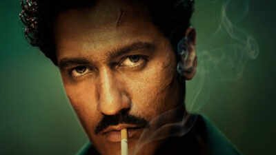 After Ranbir Kapoor and Alia Bhatt, Vicky Kaushal’s brooding FIRST LOOK from ‘Love & War’ takes internet by storm as fans say, ‘Makers didn’t put much efforts into Vicky’s poster, he deserves more’ | Hindi Movie News