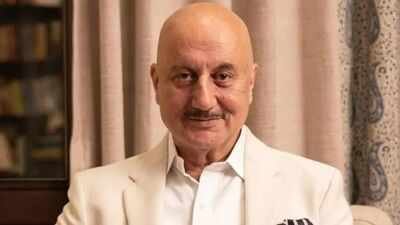 Anupam Kher reveals how sleepless nights led to manic depression diagnosis 10-12 years ago despite being ‘such a positive person’, going bankrupt and facial paralysis during ‘Hum Aapke Hain Koun’: ‘The psychiatrist said optimism is your problem’ | Hindi Movie News