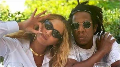 Jay-Z celebrates Beyoncé celebrate their birthday on stage; pauses London gig to serenade her in front of everyone |