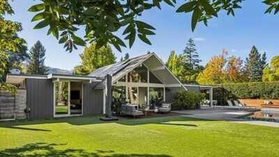 ​In 2015, a California couple bought a distressed 1971 Eichler home at auction; 11 years later, their fully restored house, one of just 15 Eichlers in the area, is asking $2.75M