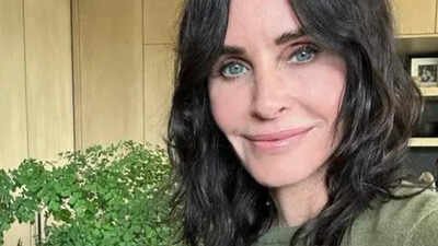 In 1988, Courteney Cox bought a Laurel Canyon mansion for USD 795,000, held a séance and sold it for USD 1.3 million after a chilling encounter: ‘Let’s sell’ |
