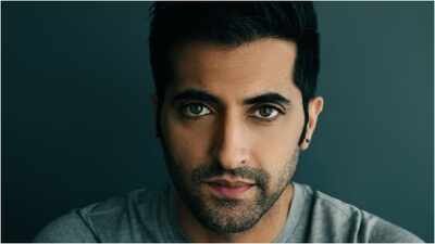 ‘Even when he is not shooting, Shah Rukh Khan comes on set’: Akshay Oberoi calls ‘King’ co-star ‘one of the kindest, gentlest people’, credits Siddharth Anand and ‘Fighter’ for his ‘Toxic’ breakthrough |