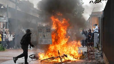 Student protests rock France with over 400 detained: Why are schools protesting – explained