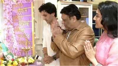 Govinda joins Tina and Yashvrdhn Ahuja for Ganesh Chaturthi after US return; prays for son; ‘I pray to Bappa to give Yash his best wishes’ | Hindi Movie News