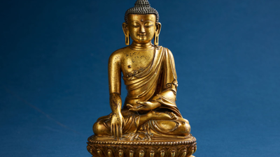 In the 1980s, a Swedish flea-market buyer paid just over SEK 20 for a small Buddha statue; four decades later, experts traced it to the Ming dynasty, and it sold for SEK 2.44 million at auction