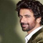 Sunil Grover House: INSIDE Sunil Grover’s Rs 2.5 crore Mumbai home; double-height living room with city views; hand-painted murals and unique dining setup |