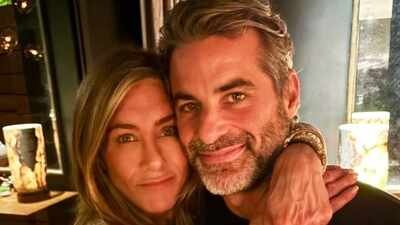 Jennifer Aniston’s boyfriend Jim Curtis opens up on partial paralysis, chronic nerve damage which makes him walk with a limp now: ‘You don’t have to live as a victim’ |