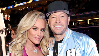 After 11 years, Jenny McCarthy and Donnie Wahlberg put their Illinois retreat up for sale at .8 million |