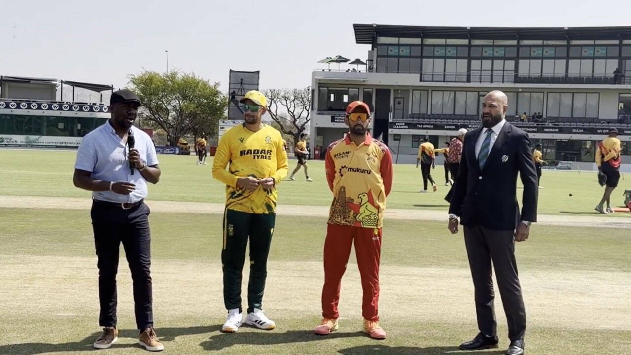 South Africa 154/1 in 15.1 Overs