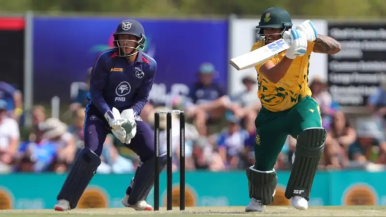 South Africa 25/0 in 2.4 Overs