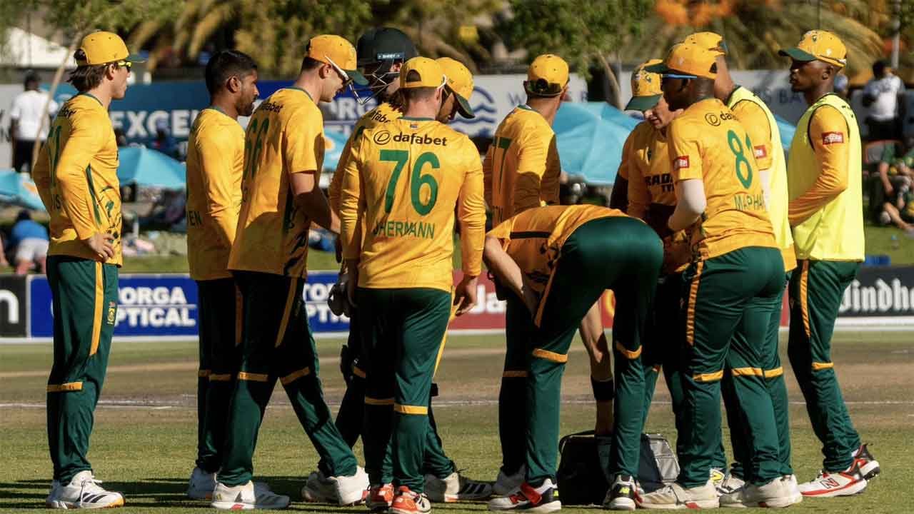 South Africa 9/0 in 1.3 Overs