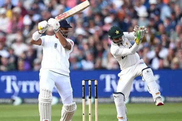 England 22/2 in 4.0 Overs