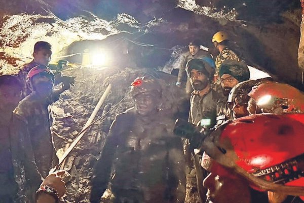 Nepal adds 1,000 to flood missing list, count tops 6,100; 10 bodies found at 2 hydel tunnels