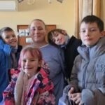 Ontario mother of 10 says she received only C,300 from a C,000 GoFundMe set up by her sister; police later charged the family member with fraud over C,000