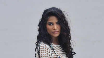 Poonam Pandey slams Swara Bhasker’s ‘Padmaavat’ jauhar criticism as ‘a very stupid thing to say’: ‘Sanjay Leela Bhansali showed a film based on history’ |