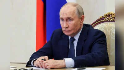 Vladimir Putin: Putin orders 3-day pause in strikes on Kyiv as US delegation arrives in Russia