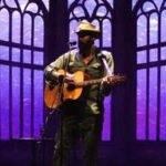 Ray LaMontagne collapses on stage during the Nashville show due to dehydration; team updates say he ‘is in good hands with the local EMS and…’ |