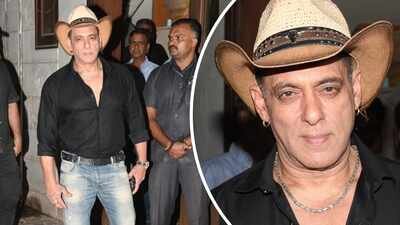 Salman Khan patches up with Paparazzi? Actor poses with shutterbugs after Bigg Boss outburst — WATCH |
