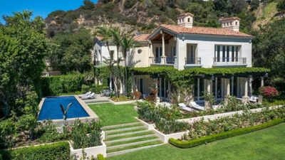 In 2002, infomercial pioneer Ron Popeil bought a Beverly Hills estate for $7.5 million and used its commercial kitchen to test his inventions; 24 years later, the 14,595-sq-ft family home is asking $25 million