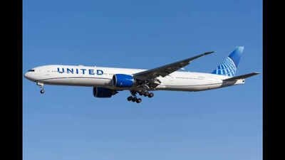 Woman says she was forced to sit next to man who was masturbating, was later given 0 flight credit; United Airlines launches probe