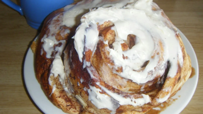 In 2022, four friends sold homemade cinnamon rolls through messages and local deliveries in Utah, four years later Sunshine Buns has raised $7 million and expanded onto Target shelves nationwide