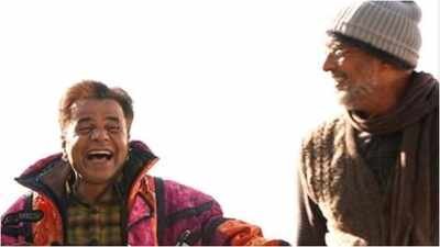 Rajpal Yadav remembers ‘beautiful human being’ Nana Patekar with throwback video: “Bhau, your work and memories will always remain’ | Hindi Movie News