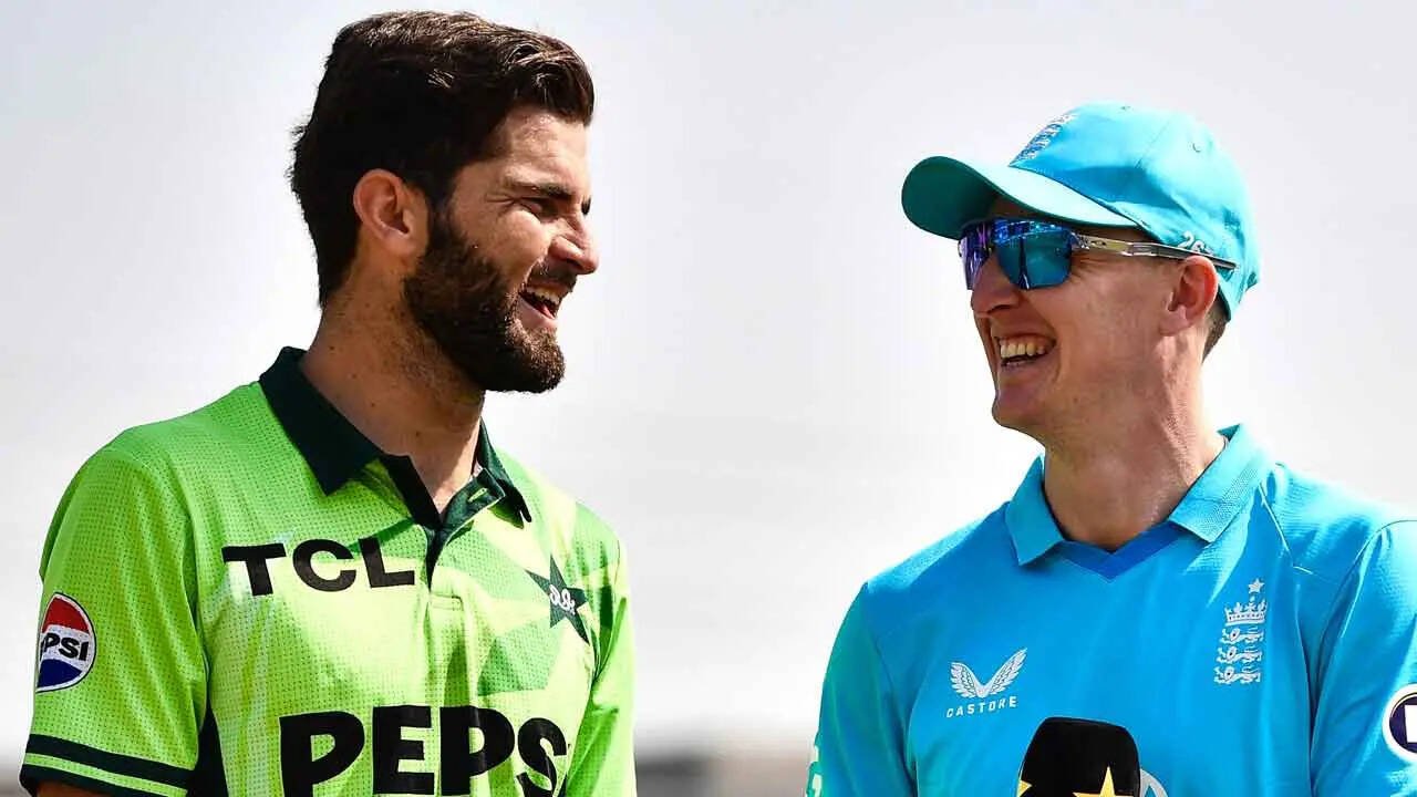 Pakistan 241/6 in 43.5 Overs