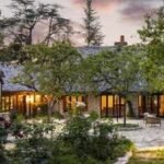 A 1928 Los Angeles estate once owned by Casablanca director Michael Curtiz and Gene Hackman was sold for .71 million in 1994; 32 years later, it is back on the market asking .995 million