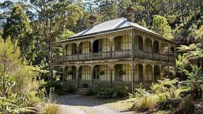 A 30-room home where Australian painter Frederick McCubbin lived is at the centre of an ownership fight after a caretaker spent 22 years there | World News