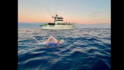 A 70-year-old woman swam 20 miles across California’s Catalina Channel after her brother received a kidney transplant; she raised over €15,000 | World News