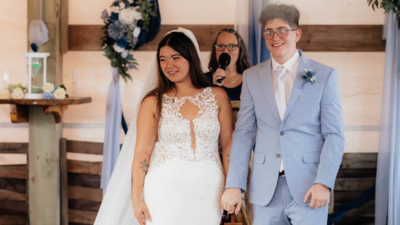 A storm cut off an Outer Banks couple from most of their wedding guests; they posted an open invitation online, and more than 400 strangers showed up with food, music and cameras to celebrate | World News
