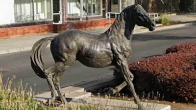 An ,000 statue of an 1886 Kentucky Derby winner was stolen in California; thieves sawed through its legs and left one hoof behind | World News