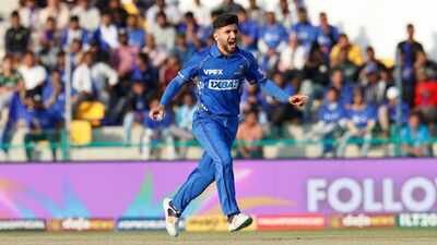 ILT20 season 5 auction biggest buys: Fazalhaq Farooqi becomes most expensive player with $380,000 deal; Babar Azam goes for base price | Cricket News