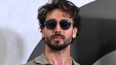 Inside Tiger Shroff’s Rs 31.5 crore Mumbai home in Khar West: From a dedicated gym and walk-in closet to a stylish balcony with a jacuzzi and cold-plunge tub, statement artwork and Arabian Sea views | Hindi Movie News