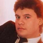 In 1995, Juan Gabriel bought his former South Florida estate for USD 1.3 million; now it has been listed on the market for USD 39 million |