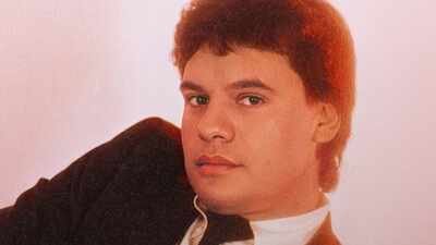 In 1995, Juan Gabriel bought his former South Florida estate for USD 1.3 million; now it has been listed on the market for USD 39 million |