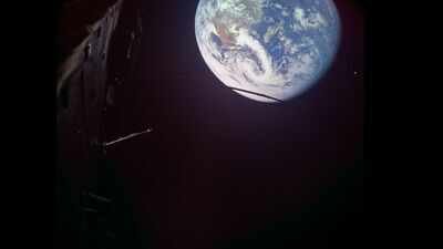 NASA’s Jupiter-bound spacecraft changed direction by 20 degrees and gained 3.5 km/s in speed using Earth’s gravity; ESA’s Juice spacecraft needed no major engine burn for the boost