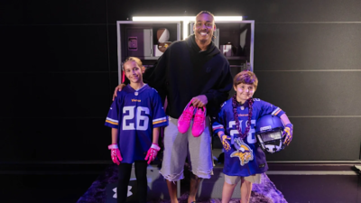 Justin Jefferson’s charity bowling night raised over $45,000 for cancer research; the Vikings star also surprised 7-year-old fan Claire Van Epps, who is undergoing treatment, with Super Bowl tickets | NFL News