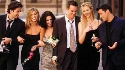 Matthew Perry’s sister recalls ‘Friends’ cast’s emotional reunion at funeral; reveals Jennifer Aniston, Courteney Cox, Lisa Kudrow, Matt LeBlanc and David Schwimmer ‘stood around him, crying’﻿ |