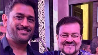 MS Dhoni meets Nitin Mukesh and his family; veteran singer says he is ‘Thala’ for a reason as cricketer sings ‘Main Pal Do Pal Ka Shayar Hoon’ |