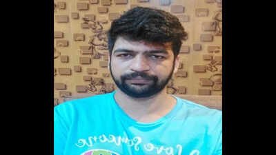 Pakistani man in Florida creates website to sell fake US postage labels; $100K reward announced for his information