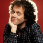 Richard Simmons’ Hollywood Hills home finally sells for .8 million , lot less than the asking price |