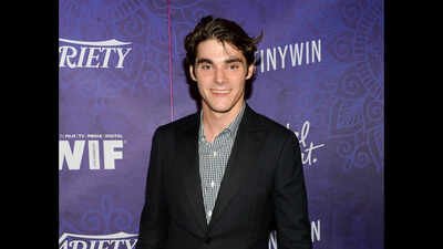 RJ Mitte dies by suicide: ‘Breaking Bad’ co-stars Bryan Cranston, Aaron Paul, Dean Norris, Marlee Matlin and other Hollywood stars pay tribute |