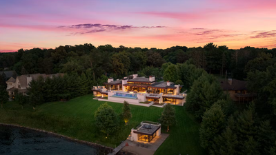 In 2013, buyers paid .45 million for a Lake Minnetonka property and built a 10,000-sq-ft home two years later; the estate has now sold for .25 million, setting a Minnesota record