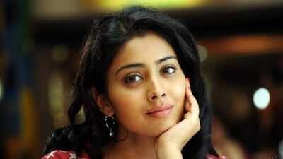 ‘This film is different, and it cannot be compared to the Malayalam version’: Shriya Saran rejects comparisons between Ajay Devgn’s ‘Drishyam 3: The Conclusion’ and Mohanlal’s version | Hindi Movie News