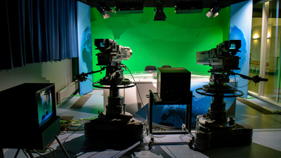 A news channel experiments TV without anchors