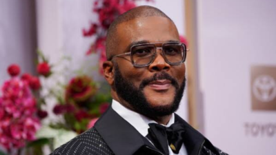 In 1992, Tyler Perry put his $12,000 savings into a failed Atlanta play and later spent months living in a car; decades later his $750,000 gift helped pay back taxes for 300+ seniors and freeze taxes for 100 more | World News