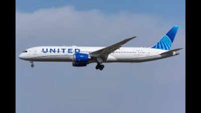 United Airlines flight returns to Las Vegas after flight attendant finds passenger texting about ‘hijacking’; 150 passengers stranded overnight