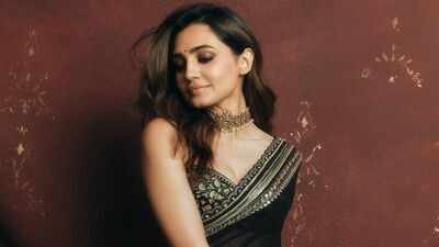 ‘Musafir Cafe’ star Vedika Pinto stuns in a black Anita Dongre embroidered saree worth Rs 2.2 lakh, says ‘Diwali came early this year’ | Hindi Movie News